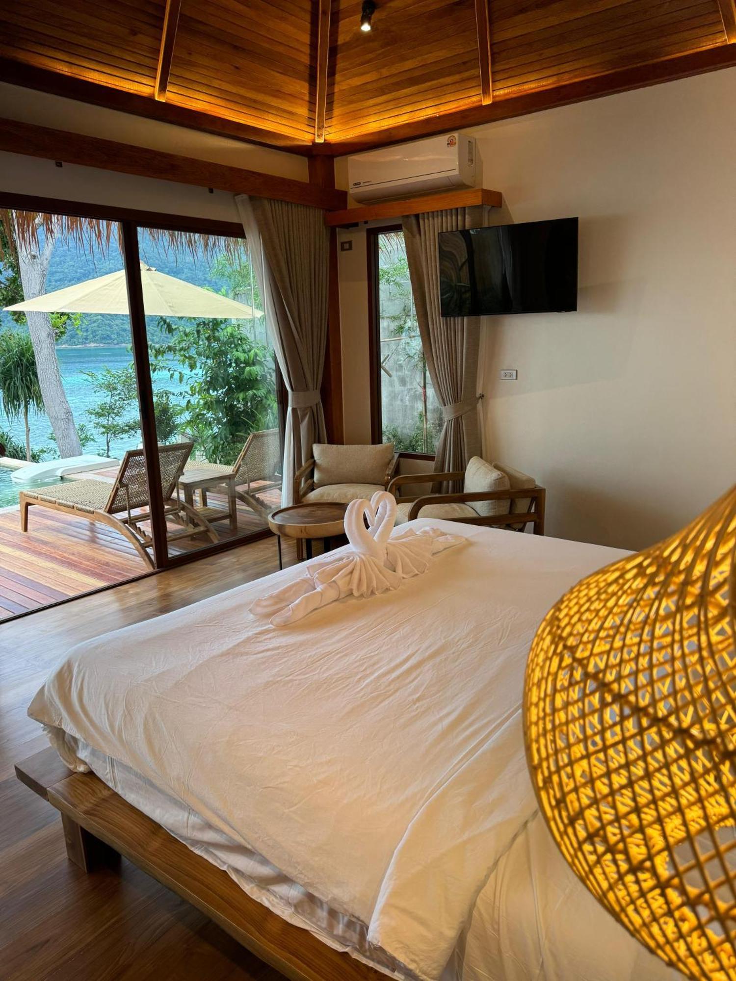 Ten Moons Sunset Villas Koh Lipe Exterior photo